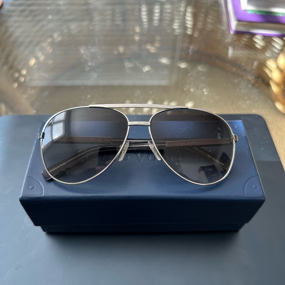 Louis Vuitton Attitude Pilote Sunglasses